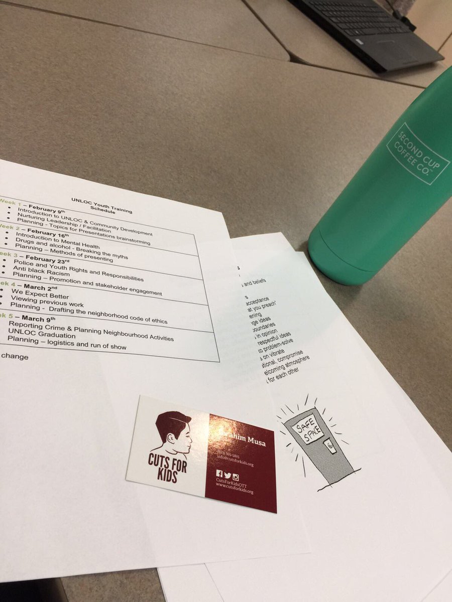 SY4Cottawa's tweet image. #FBF to last week when the SY4C team was invited to this awesome UNLOC youth session,discussing available resources for Ottawa youth @PQCHC