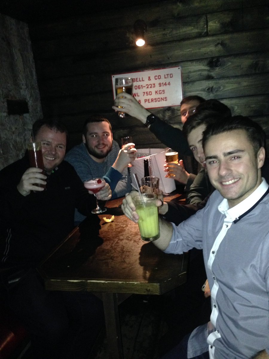 ErinCoulter1's tweet photo. Drinks with @MrLeeMcAteer and team! 🍻🍾 #Fun #Celebration https://t.co/EX3vWBBUVO