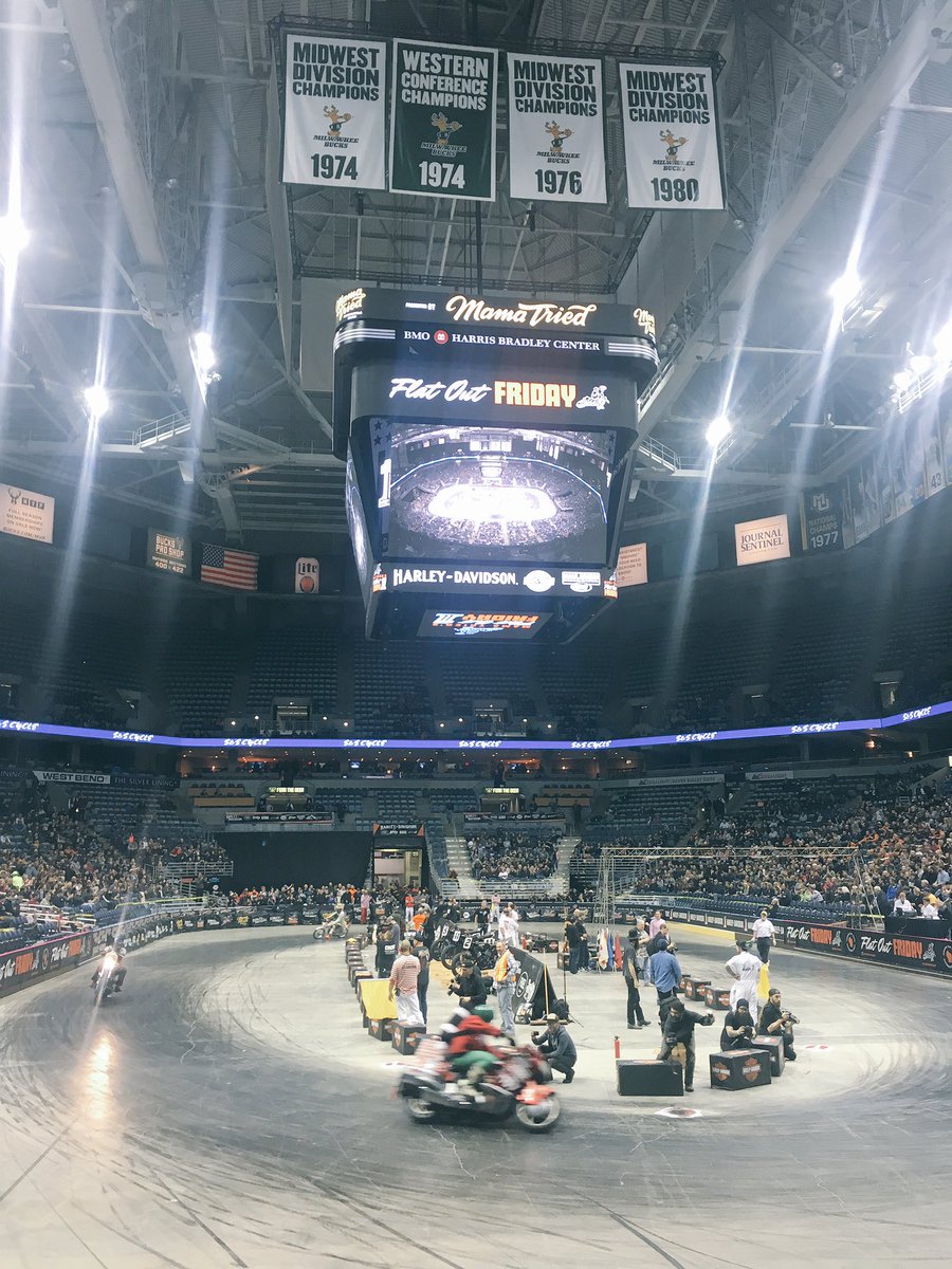 Inappropriate Heat 1! #mamatried #flatoutfriday