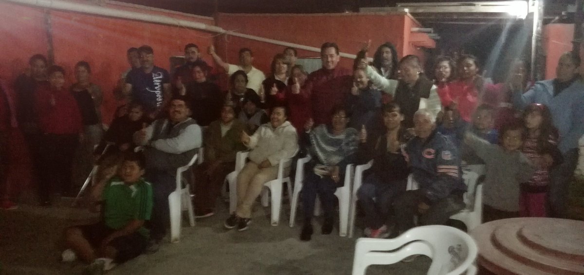 GracielaFdz19's tweet photo. Cerrando el día con mis Delegados del
Ej. MANANTIAL #MATAMOROS #COAHUILA Gracias por su entusiasmo
#PorAmorAMatamoros https://t.co/0WSHrqnaQ9