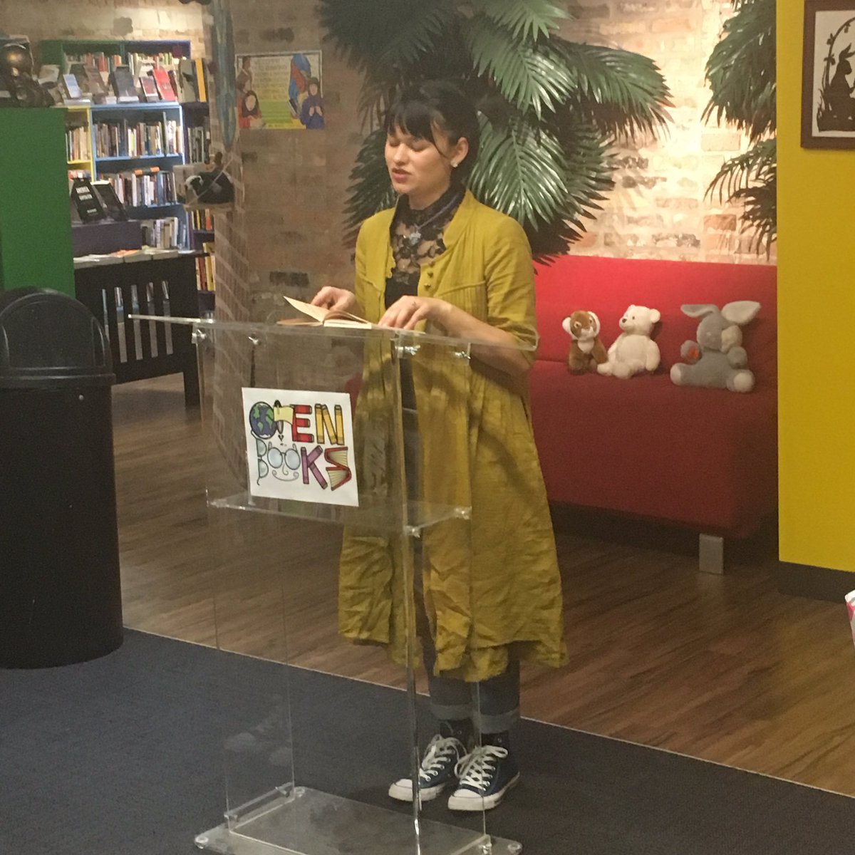 lavender_voices's tweet photo. Jill Kuanfung mixes artistry with poetics to tell her story of her hurting/healing journey #Resist #AlwaysQueer https://t.co/2tLZKAJ4dD