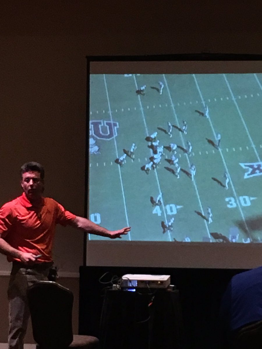 CoachCHicks's tweet photo. Great presentation by @CoachGundy  tonight at the Nike Clinic https://t.co/syWaJy71p2