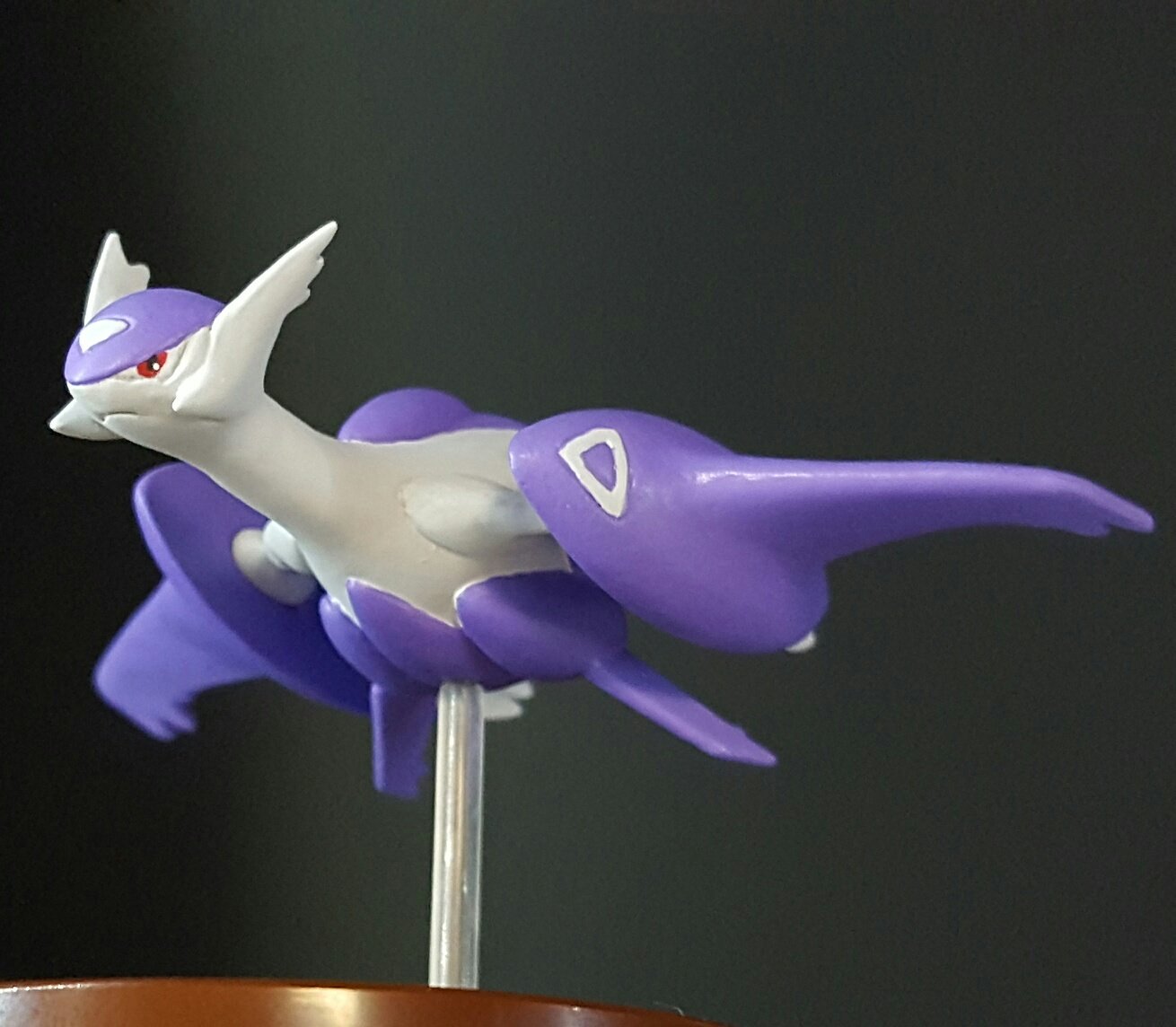 すくなめ という訳で完成 立体ポケモン図鑑メガラティオスです 海外ポケカ付属のメガラティオスフィギュアに首の延長 翼の調整 ディテールアップ等の改修を加えました Orasのおおぞらをとぶは感動したものです 40分の1スケールのポケモンフィギュア すくなめ という訳で完成 立体ポケモン図鑑メガラティオスです 海外ポケカ付属のメガラティオスフィギュアに首の延長 翼の調整 ディテールアップ等の改修を加えました Orasのおおぞらをとぶは感動したものです 40分の1スケールのポケモンフィギュア
