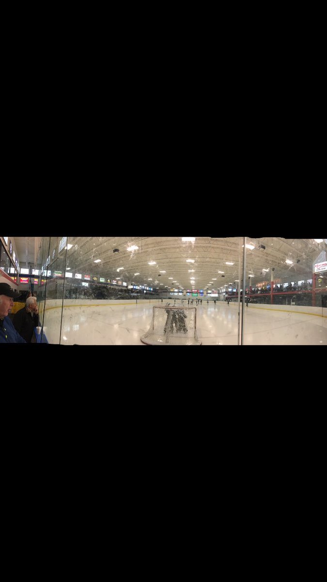 TomJerome2's tweet photo. 2-2 after 2. Rams vs Warriors.
17 minutes left in regulation.
#Section8AAChampionship
#goMaddie
#SeniorDaughter https://t.co/cCubVdpqq3