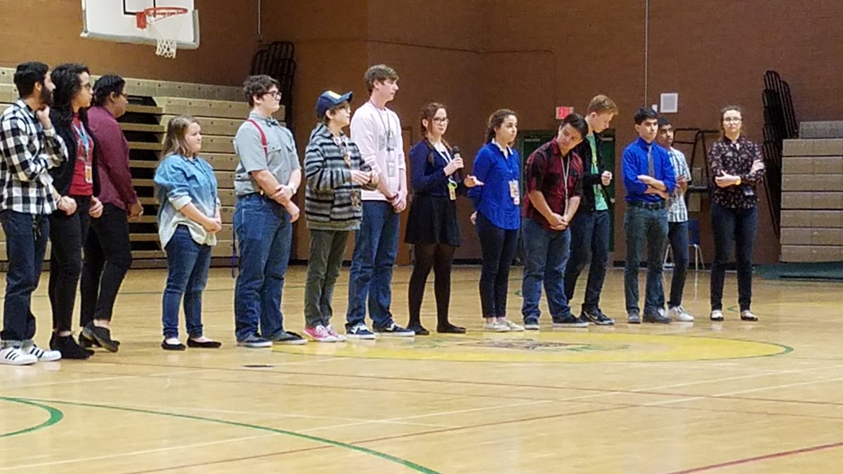 jhmorris's tweet image. CVHS STEM students presented to 180 CGMS 8th graders today on engineering and biotechnology. #cvhsengineering