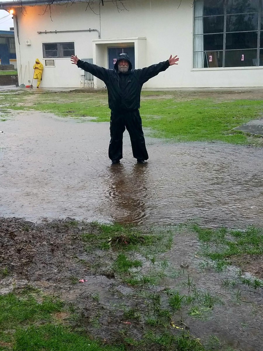 HallHallbball's tweet photo. Ranger Rick is saving Nordhoff💪☔️ https://t.co/DHOQvIff5n