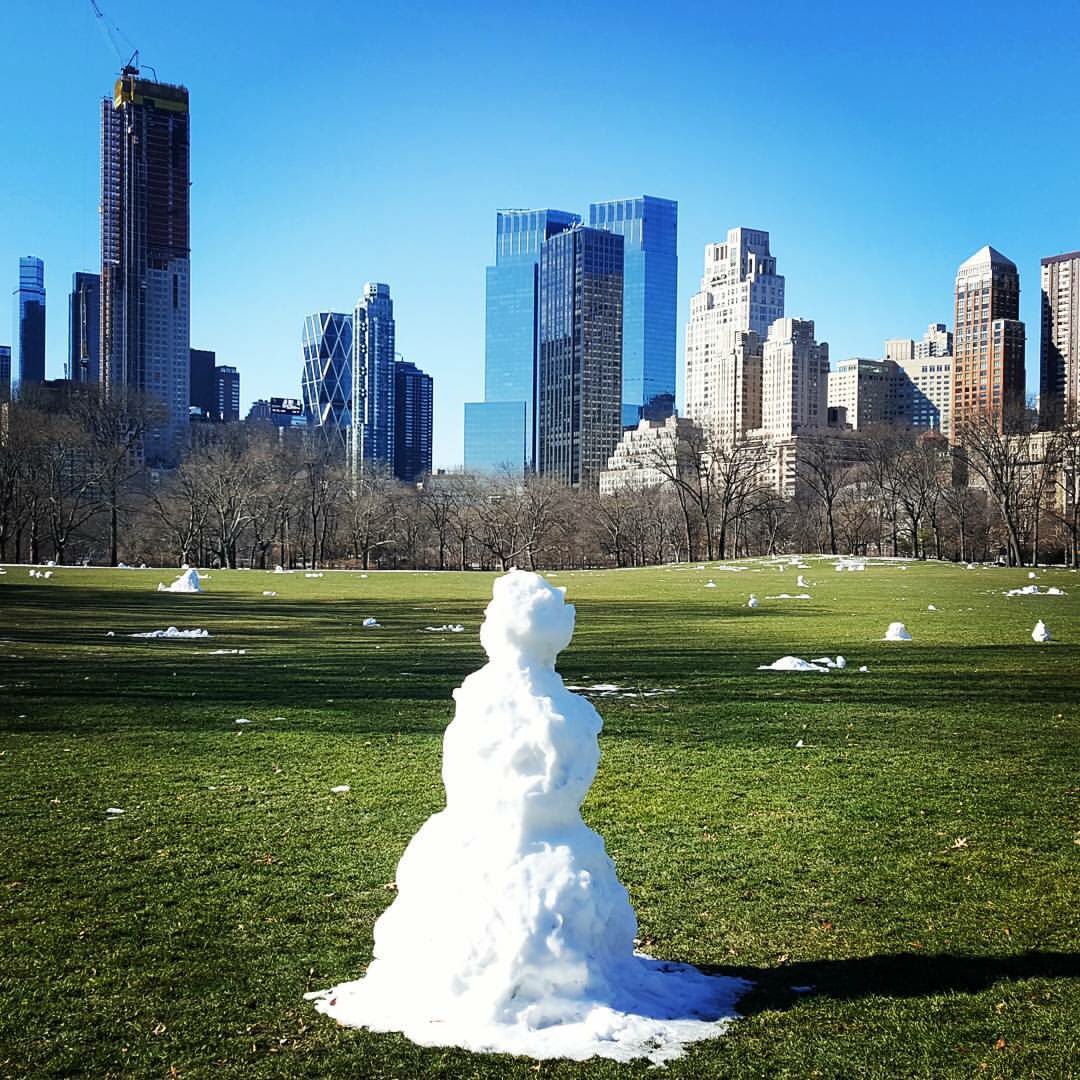 Superv24's tweet image. #sheresisted #nyc #centralpark #snowman