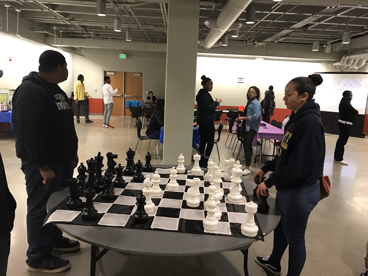 wsuBSU's tweet photo. GIANT GAME NIGHT IS IN PROGRESS! Stop by Butchs Den for some food and fun! #KnowledgeAndUnityThroughCommunity https://t.co/acjKUfdfoj