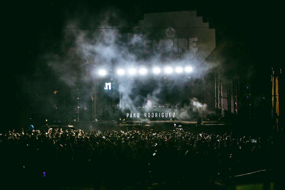djpakorodriguez's tweet photo. 27 días para vernos en el #EMF2017 @TioEmpire @Cerveza_Gallo  🍻🔥⚡️ https://t.co/SvC1Fd3JW3