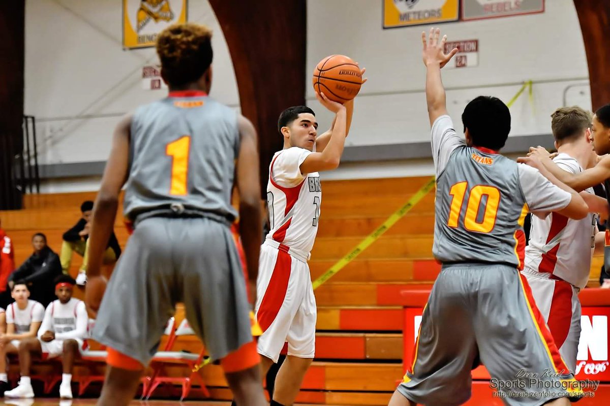 deanreidsports's tweet photo. Bremen boys sophomore basketball team lose to Tinley Park. @BremenNation @Titans_Hoops #varsityviews https://t.co/HAdDZrK3p2