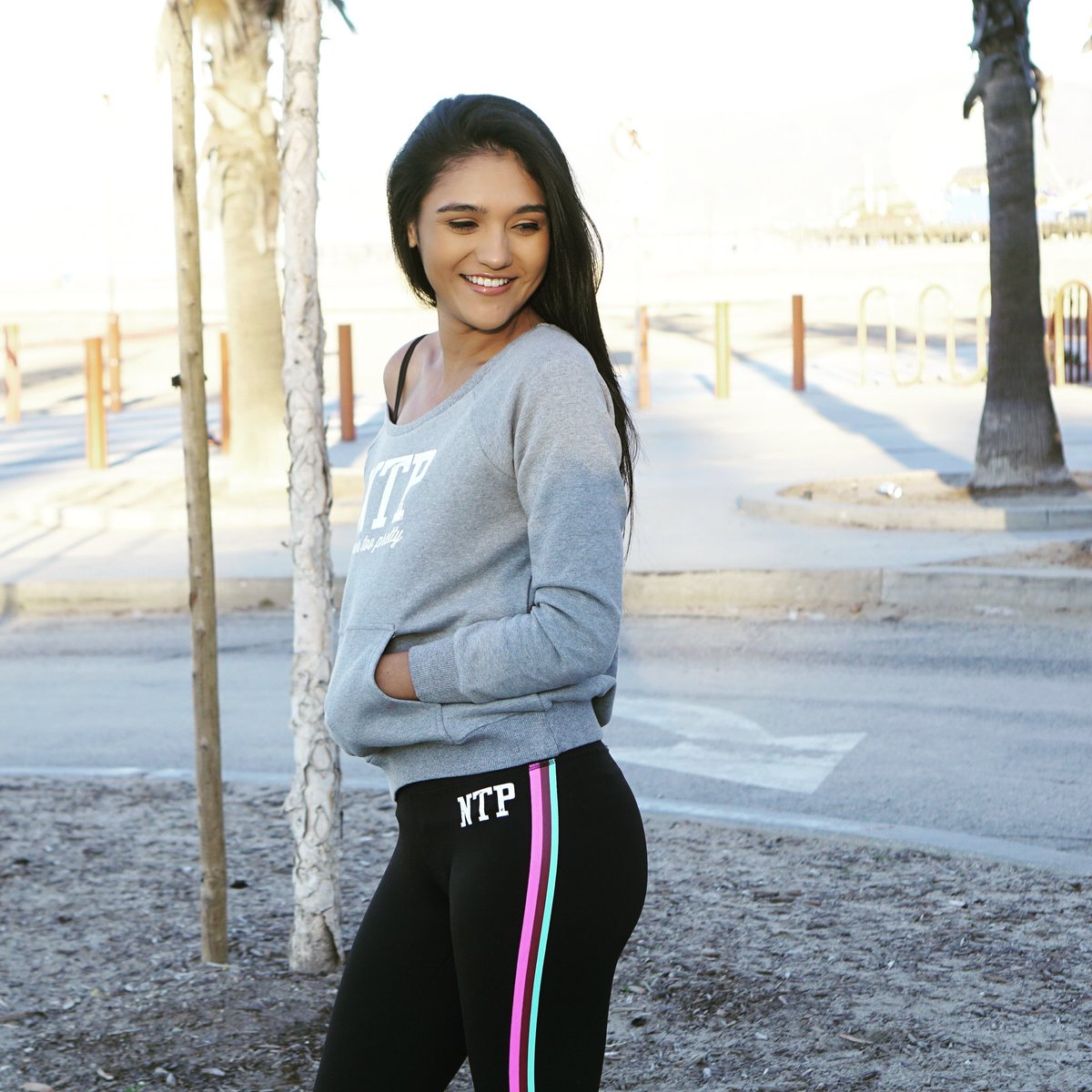tooprettybrand's tweet photo. New Sporty collection now available! Get 50% off your next order when you spend $50 at https://t.co/AV2nwh7rWA 
#nevertoopretty 
#leggings https://t.co/UfIv2xOPqF