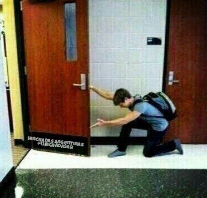 Taconeta_tw's tweet image. -Me tenés harto de que estés todo el día en el club y pensando en ir a la cancha, vas a tener que decidir. Soy yo o eso
-