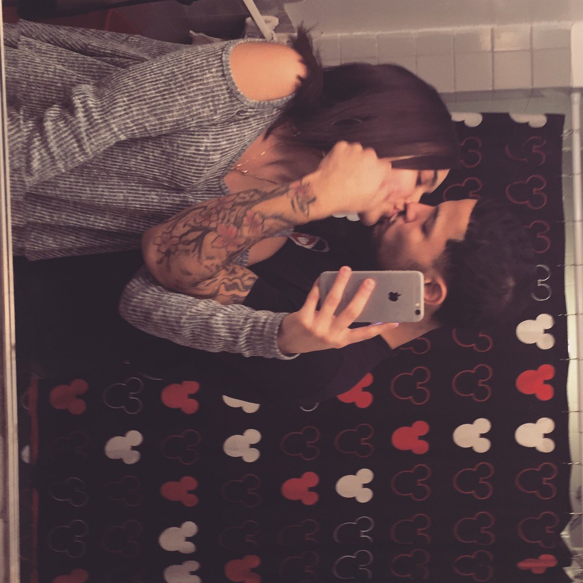 _serinamarie's tweet photo. my heart!❤💍 https://t.co/c8Zg30PiGV
