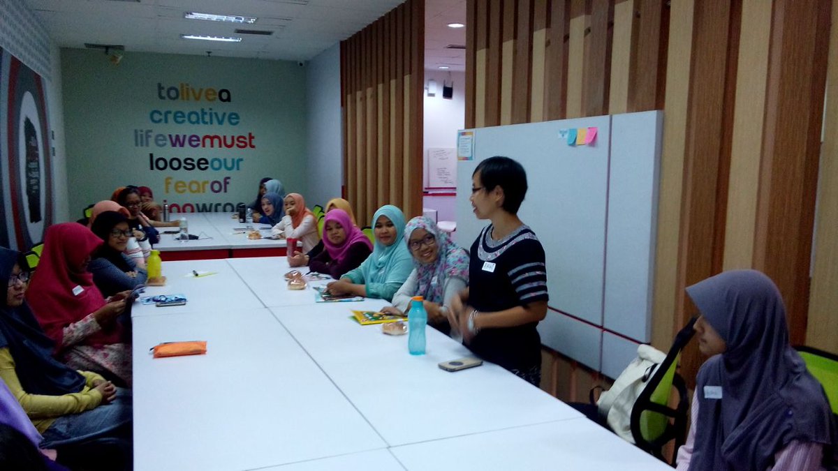 Hai #temandongeng. #ngulikdongeng bersama kak <a href="/aiodongeng/">aiodongeng</a> hari ini dimulai dengan perkenalan terlebih dahulu.