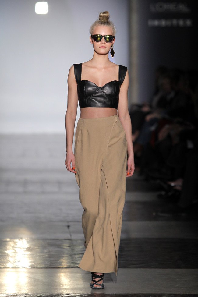 trendencias's tweet photo. El resumen del primer día en Madrid Fashion Week: el verano más chic de Roberto Verino. #MMBFW #RobertoVerino https://t.co/cIpJ3aoE7R https://t.co/LDW6TuVL9A