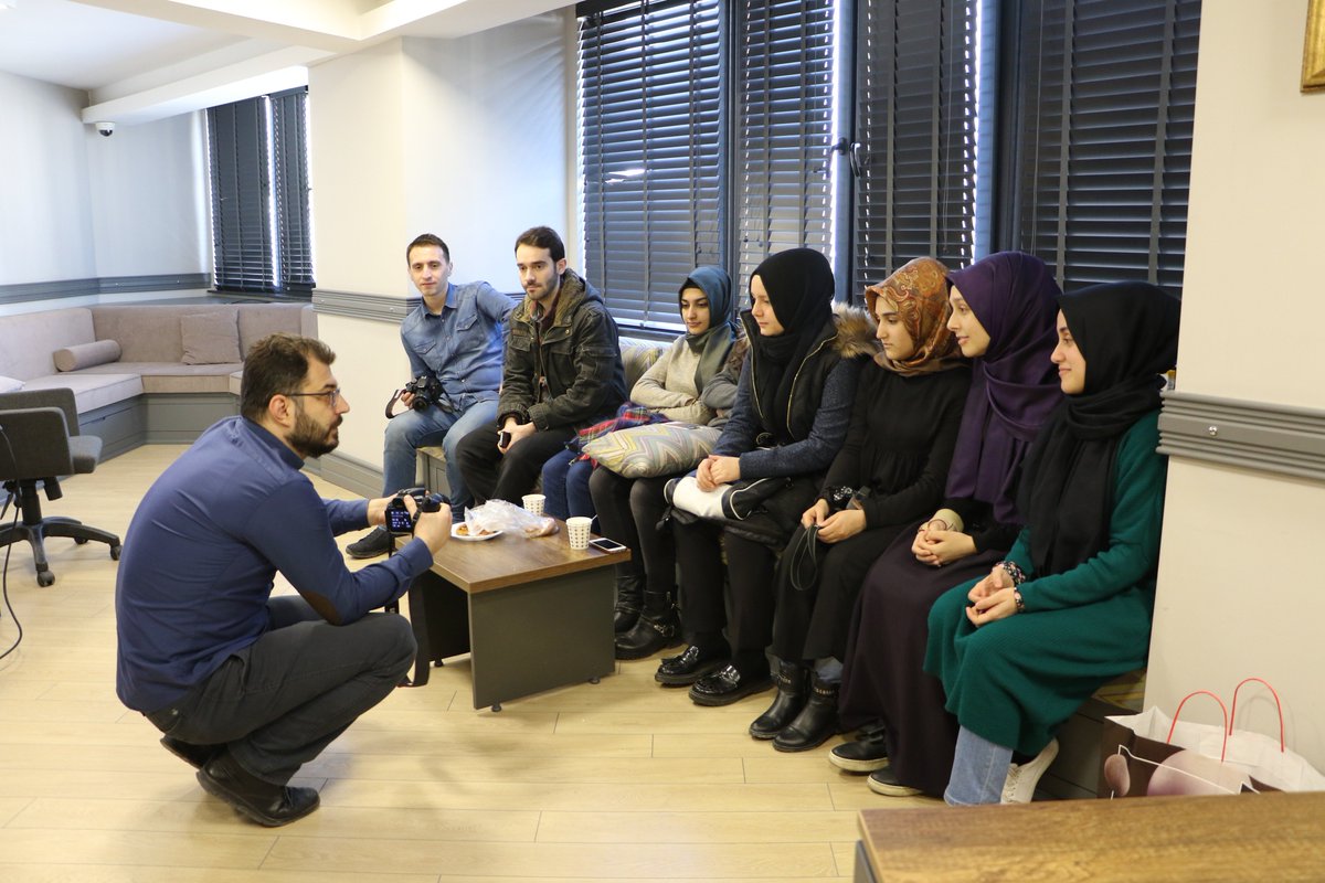 GenclikModeli's tweet image. Uluslararası Gençlik Eğitim Akademisi (UGEA) bünyesinde verilen Fotoğrafçılık eğitimi Meclis binamızda devam ediyor. 
#GençlikMeclisi #UGEA