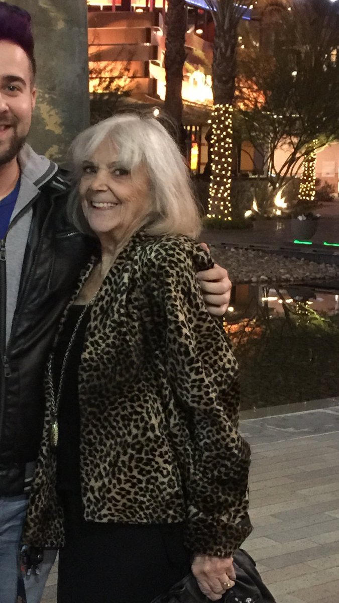 overtflow's tweet image. My grandma is currently missing. Filed a missing persons report. Hopefully they come up with something. If you could RT, share info, thank u