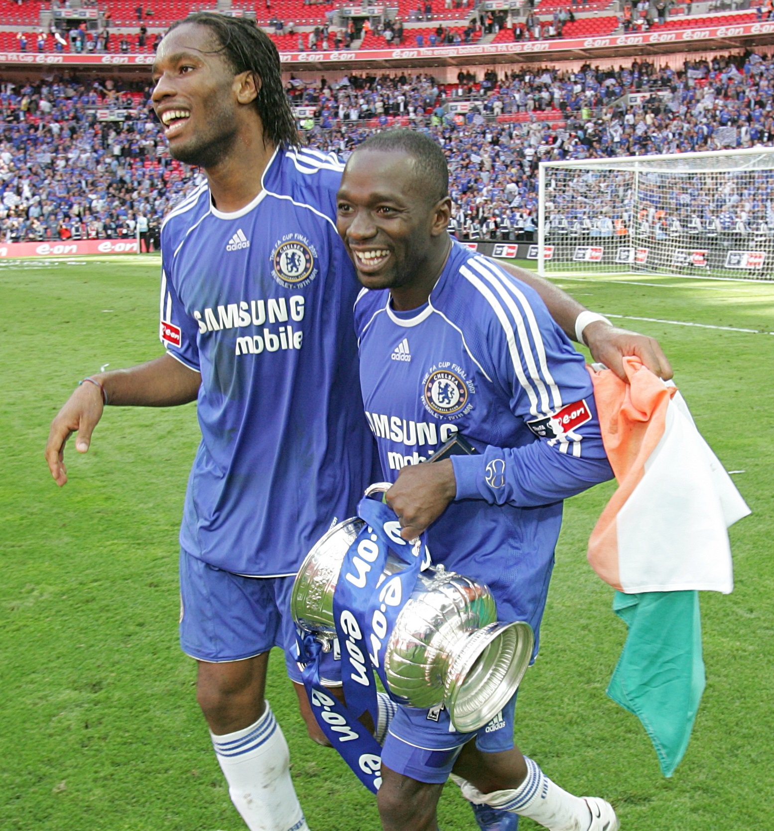 We also say happy birthday to Chelsea legend Claude Makelele! 