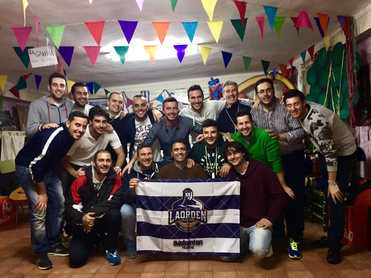 Ayer recibimos en ensayo la vista Paco Ojeda, entrenador del IES La Orden de Huelva, todo un lujo!! Que bonito el carnaval!!! Grande!!