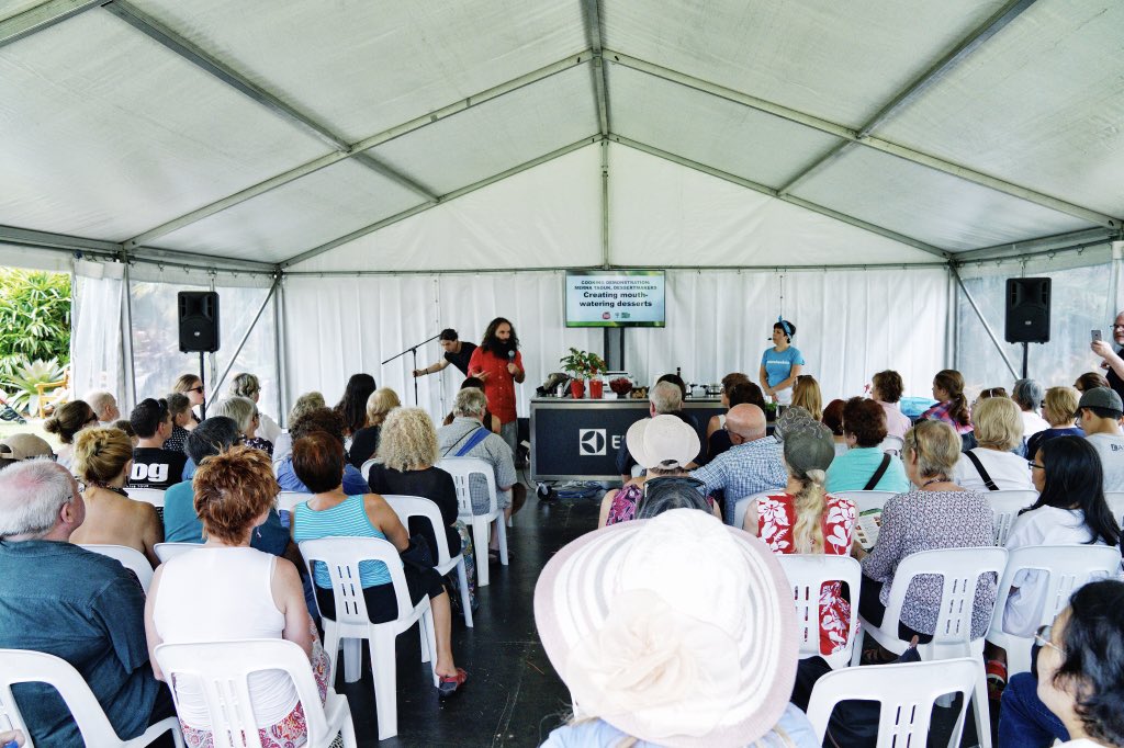 Dessertmakers's tweet photo. Wonderful day at the #Sydney Tomato Festival @RBGSydney including cooking demo with @CostasGarden.
We are back again tomorrow, ❤️ Merna. 🍅🍅🍅 https://t.co/6d6oxpixwo