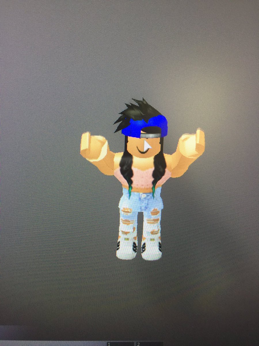 Omq_Sxnya's tweet image. just playin roblox now #Roblox4life
