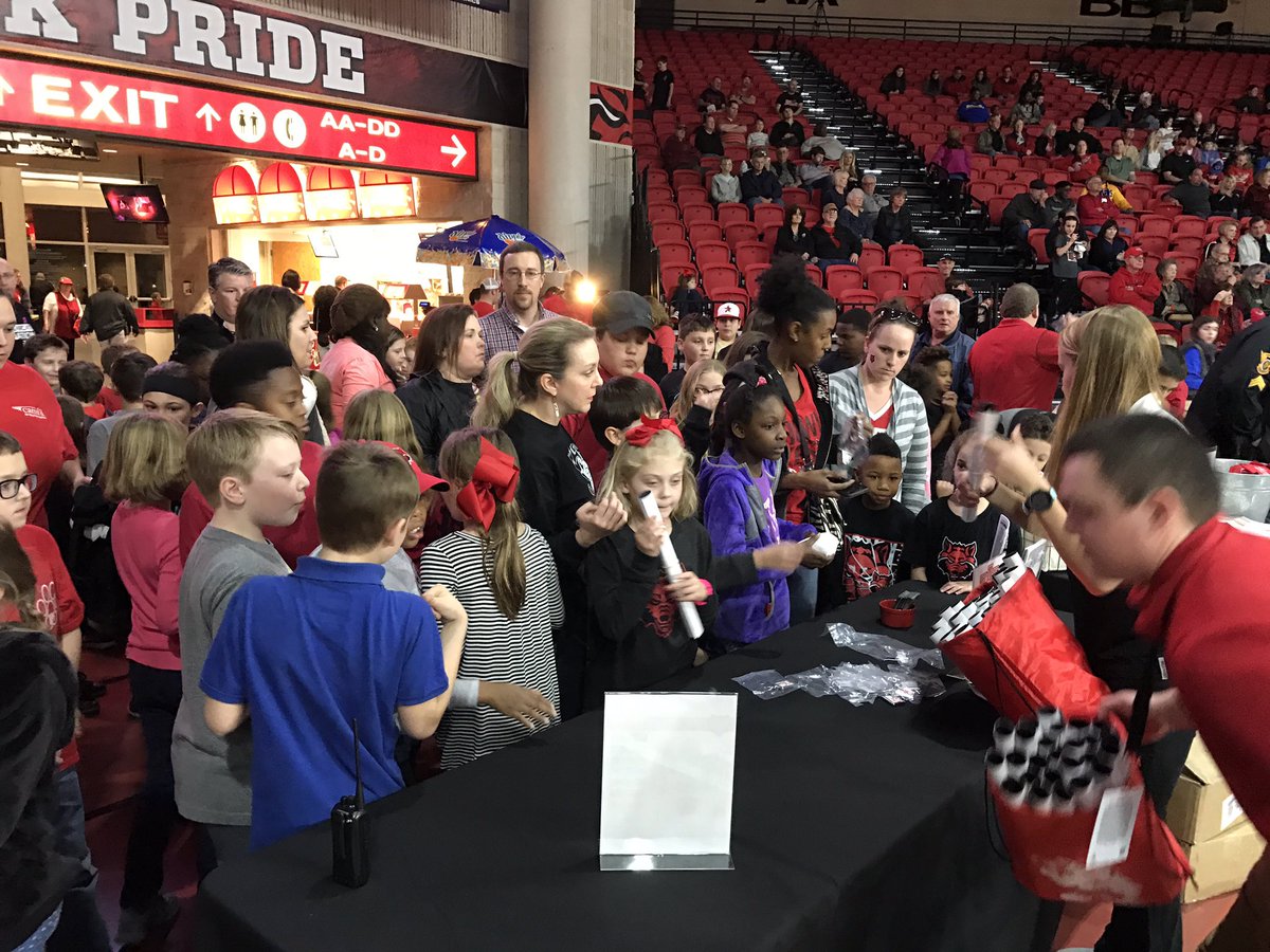 A_Howard92's tweet photo. Red Wolves Read couldn't have gone any better. Thank you to our entire marketing staff + @garretdellwo for all of your help. https://t.co/LdJK19zhtS