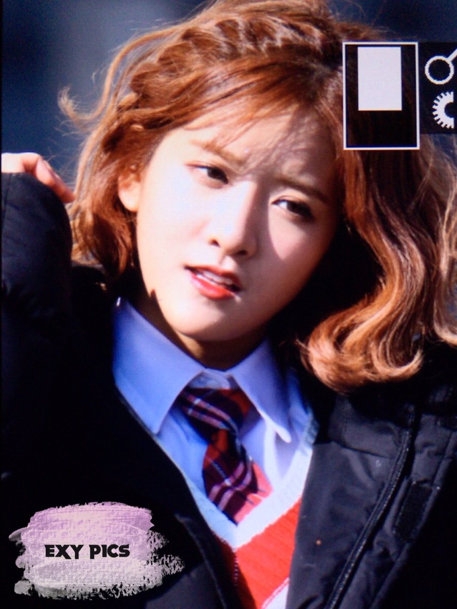 blackcrystal_95's tweet photo. 170218 미팬 3

😶..보고 있어도 보고싶은 츄 ~ 💕

#우주소녀 #너에게닿기를 #EXY #소정 
@WJSN_Cosmic @EXY_S2 ❤ https://t.co/KUEy7VB5BQ