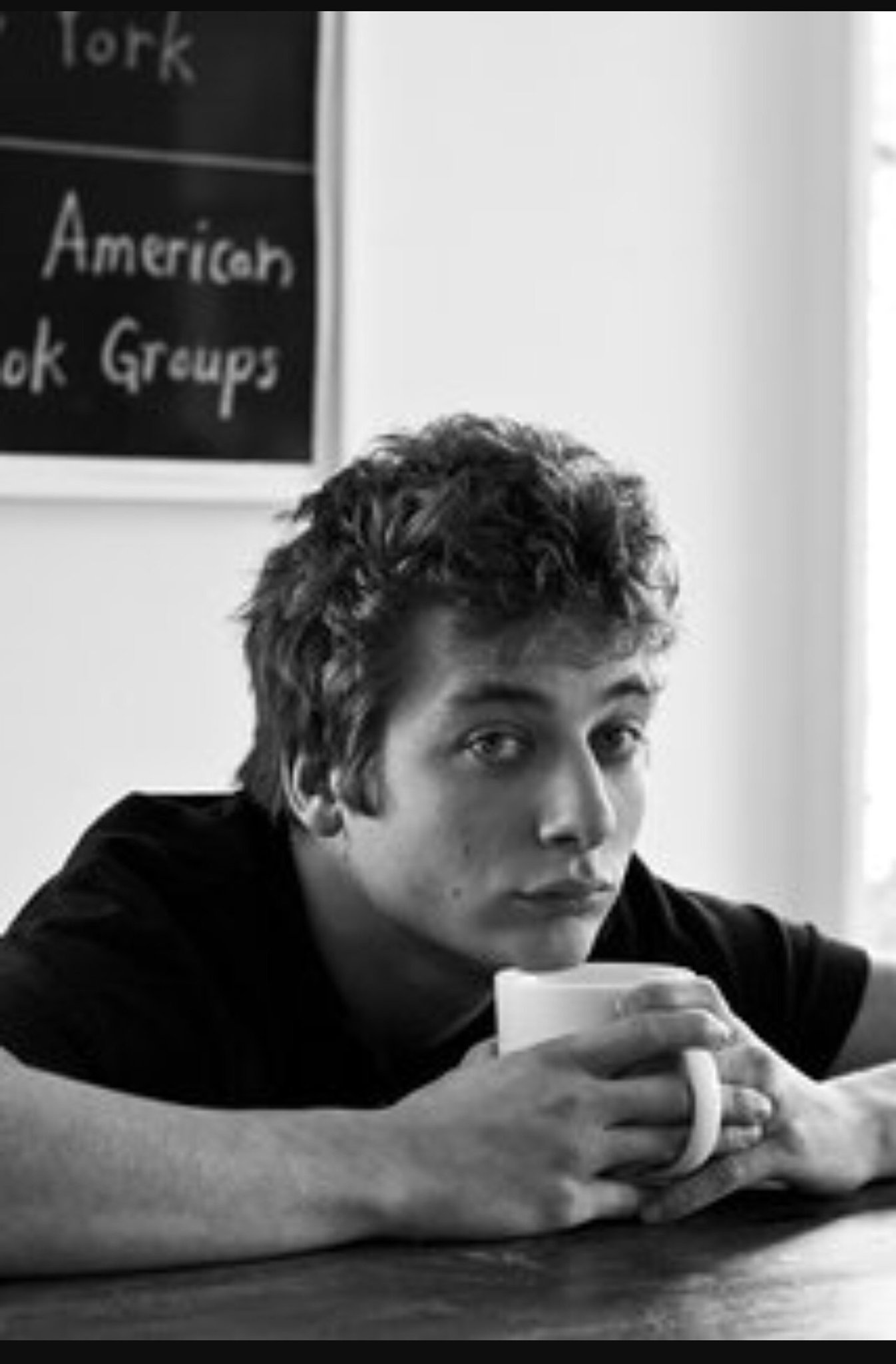 Happy birthday Jeremy Allen White aka Lip Gallagher aka the love of my life 