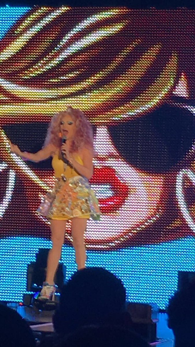 christopherb417's tweet photo. Love seeing you @willam!!!!! #RIPWarner #dallaslovesyou https://t.co/K9TCWZa9ce