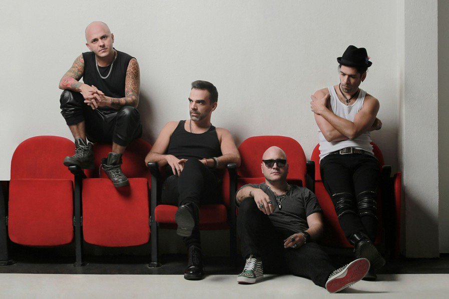 Caramelos de Cianuro se alza con tres Premios Pepsi Music.