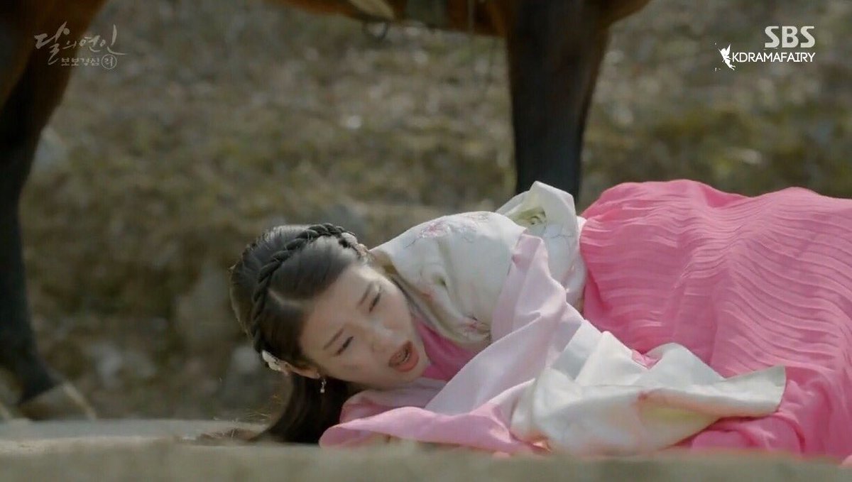 kdramafairy's tweet photo. when you thought life has got your back https://t.co/sgU9xpqZmL