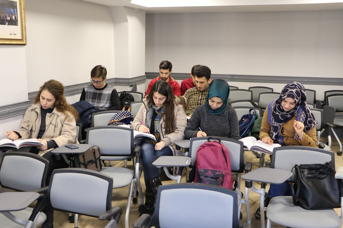 GenclikModeli's tweet image. Uluslararası Gençlik Eğitim Akademisi (UGEA) bünyesinde verilen İngilizce eğitimi Meclis binamızda devam ediyor.
#İBB #GençlikMeclisi #UGEA