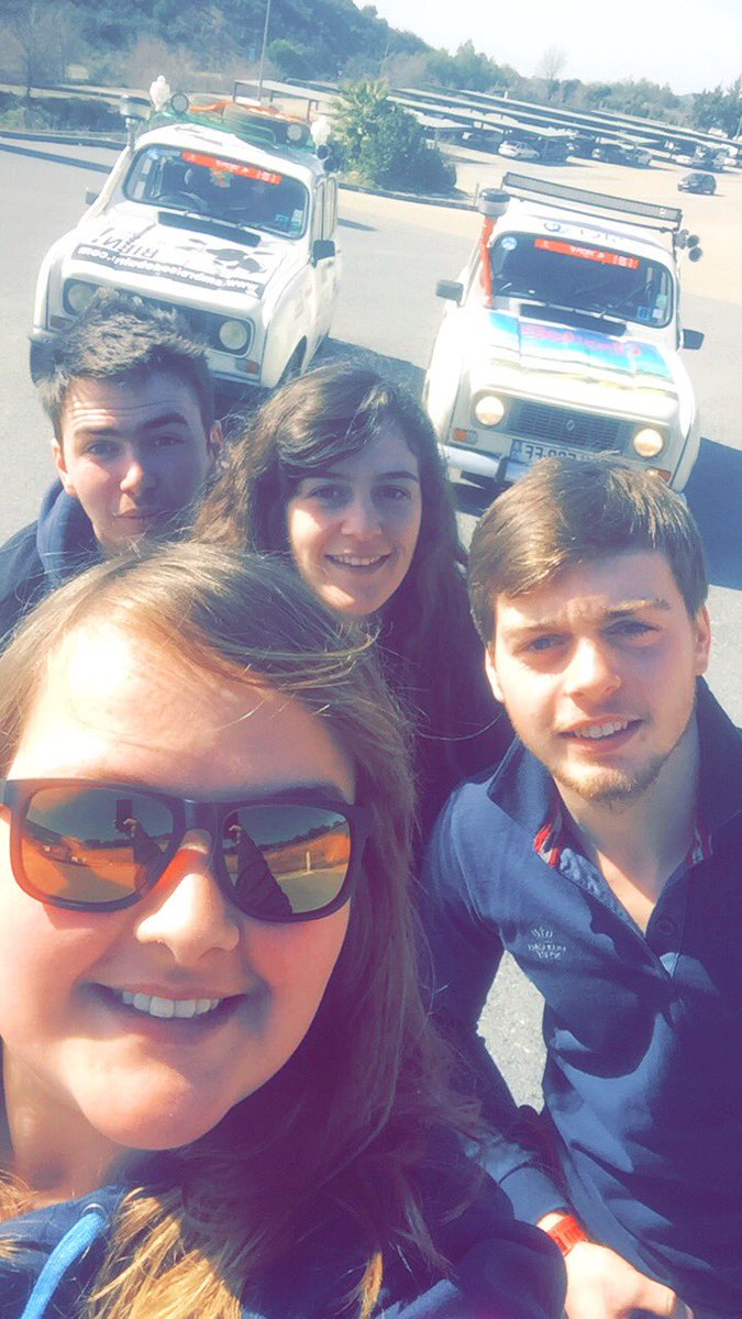 caropltr's tweet photo. Une aventure de dingue avec des amis dingues ! 😘#4Ltrophy2017 #copains#rires#profiteafond#directionmaroc. ❤️💕❤️ https://t.co/ICCzSRBDXT
