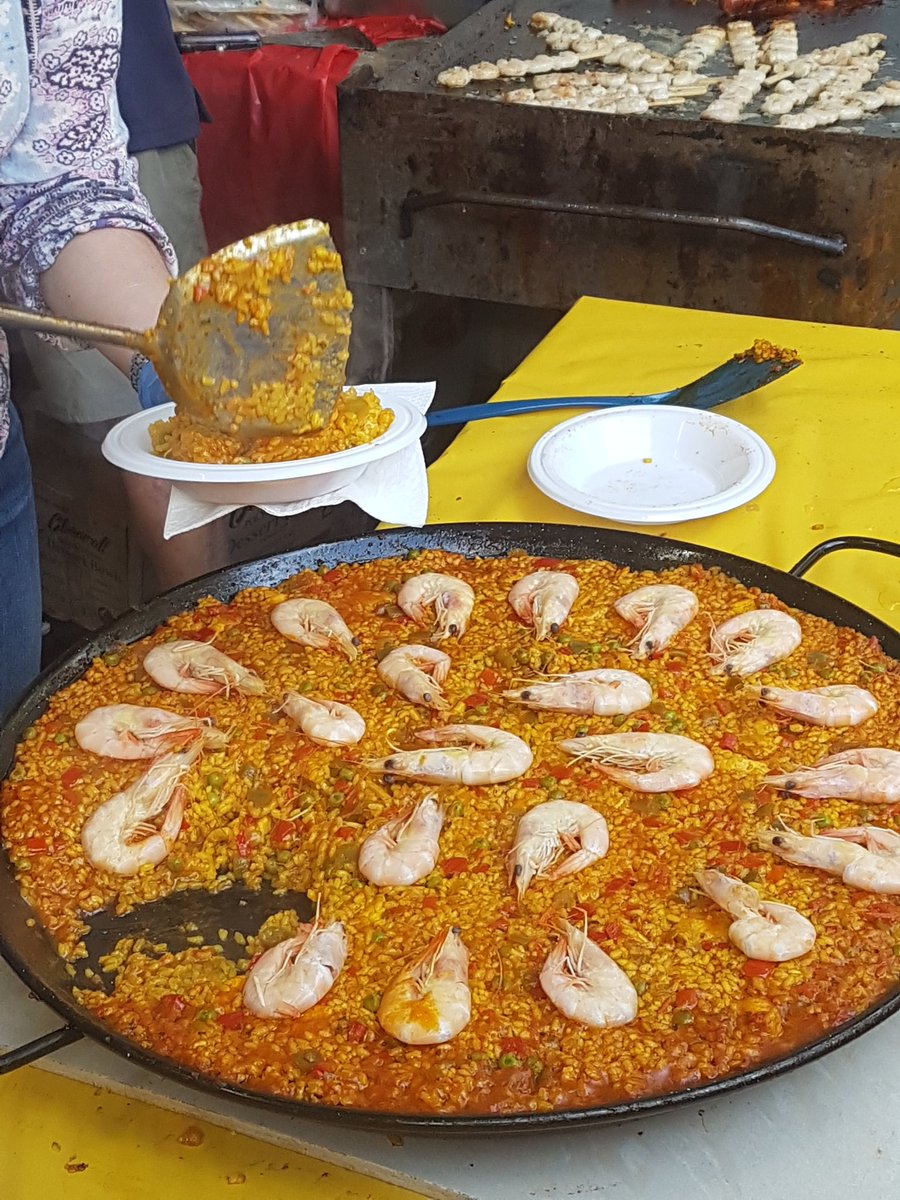 Who needs a fella when you've got #paella? #NMF2017 #canberra #multiculturalfestival @CBRFoodie