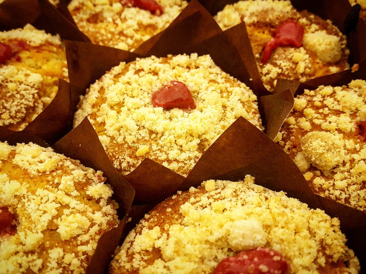 boxbakery's tweet photo. RASPBERRY AND WHITE CHOCOLATE.
We have your Saturday morning treat sorted! Open from 8am today!
#raspberry #white #chocolate #treat #yummy https://t.co/mTLDa8kz8K