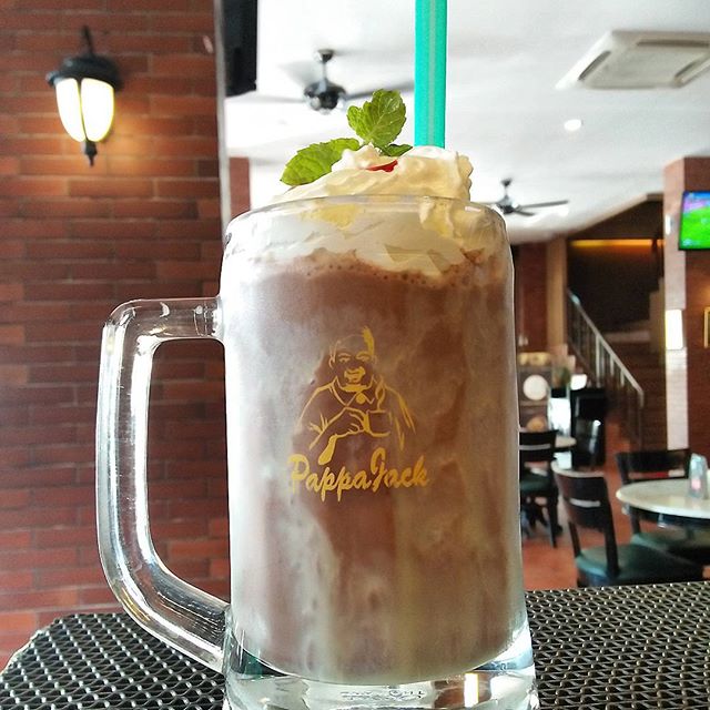 pappajack_pik's tweet photo. New item menu pappajack *Ket kya &amp; Berry chocolate smooties*
Cobain sensasi rasa yang nyegerin ngalir ditenggorokan🍹 https://t.co/ICBHKM1iiR