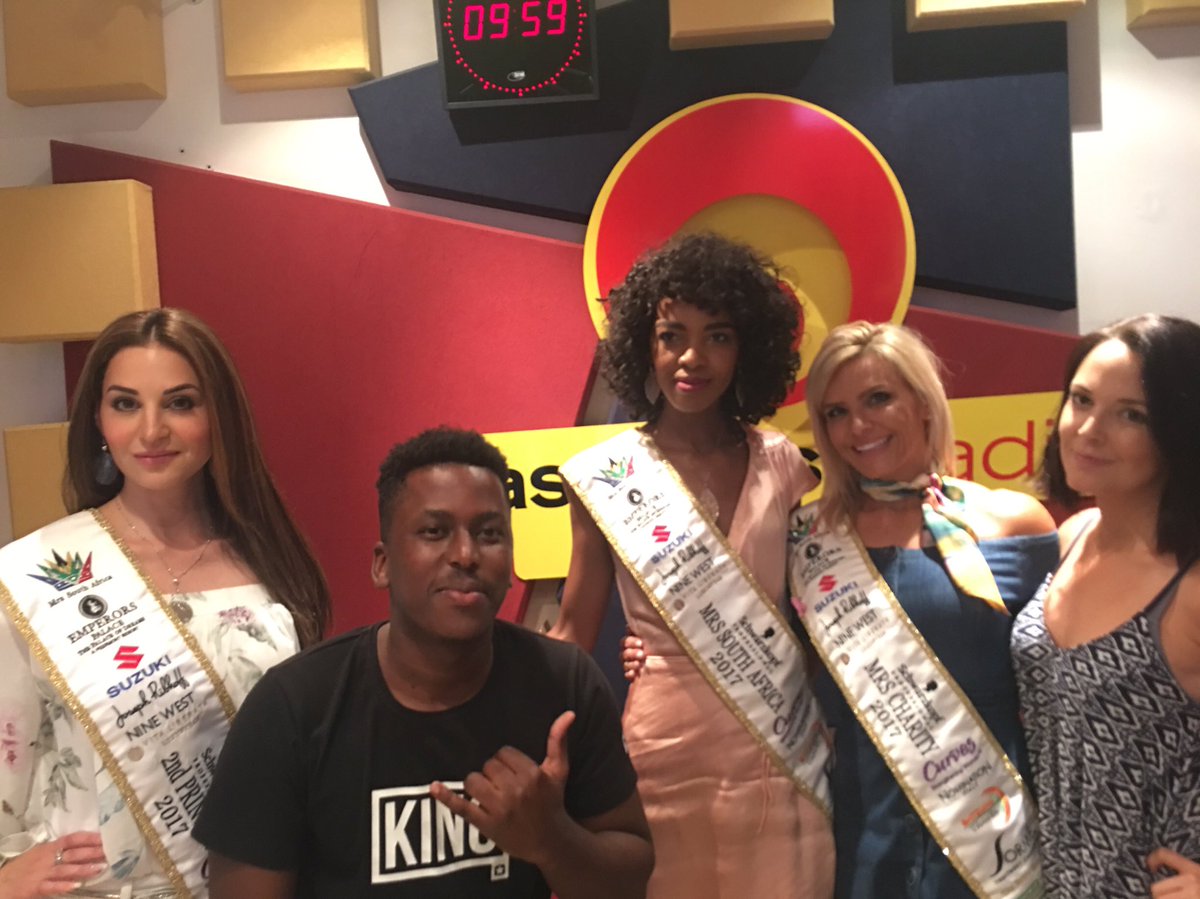 Mrs_GG1's tweet photo. @ecr9495 with @MrsSAPageant team @msizijames thank you for hosting us - awesome spirit ! #MrsSACharity2017
#MrsSACallToEntry2017 https://t.co/FdSJAWX7JV