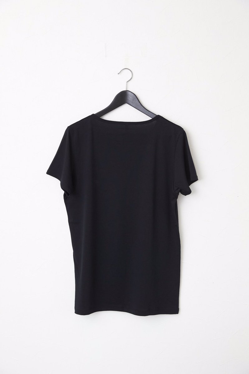 MOSES_HORNS's tweet photo. 【最新COLLECTION】
◉Loose Silhouette Cut-sewn
17,280円(税込)
2/20(月)19:00よりMOSES ONLINE STOREにて販売開始
https://t.co/DDiqL7fsST https://t.co/JUWHBvbsXu