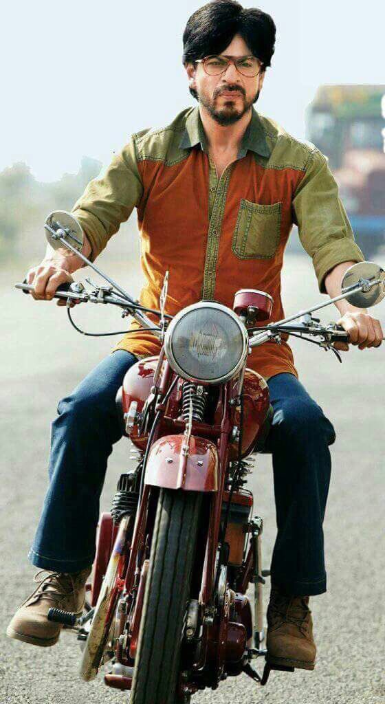 Baazigar_24's tweet photo. Who Look Best in Bike ?

Retweet ------------> #ShahRukhKhan 

Likes ----------------> #SalmanKhan https://t.co/RYVYRcQZhL