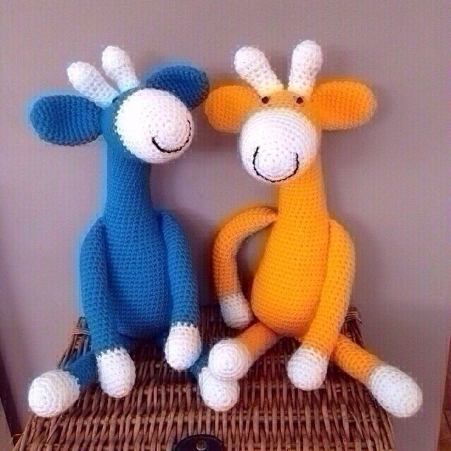 Tanyawarren's tweet photo. Cheerful giraffe looking for love!  #gift  #FlockBN #eshopsuk #TWDA #UKSOPRO #mummybloggers #giftideas https://t.co/EmhoHzYtHd https://t.co/bcC2F85xen