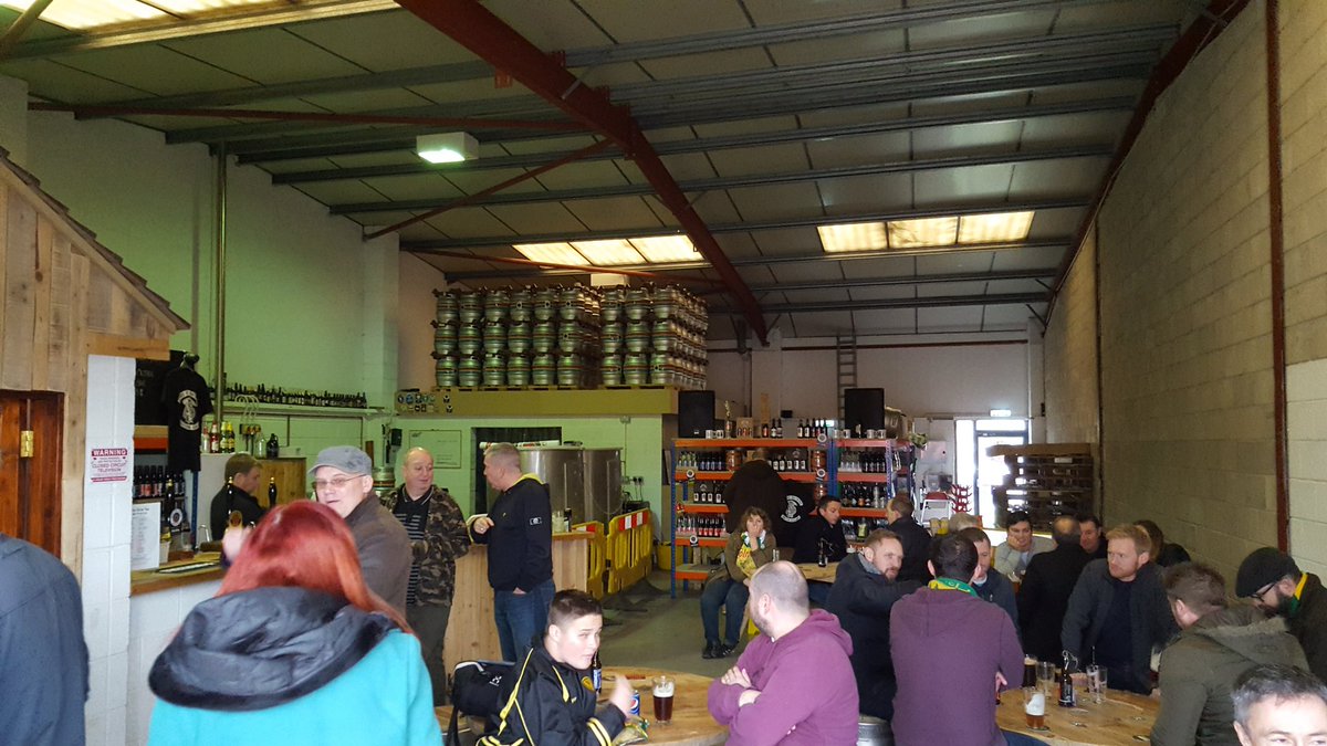 MattCrivelli's tweet image. Plenty of @burtonalbionfc  and @NorwichCityFC  fans here at @BurtonTownBrew  enjoying a pre-match pint #goodbeertweet