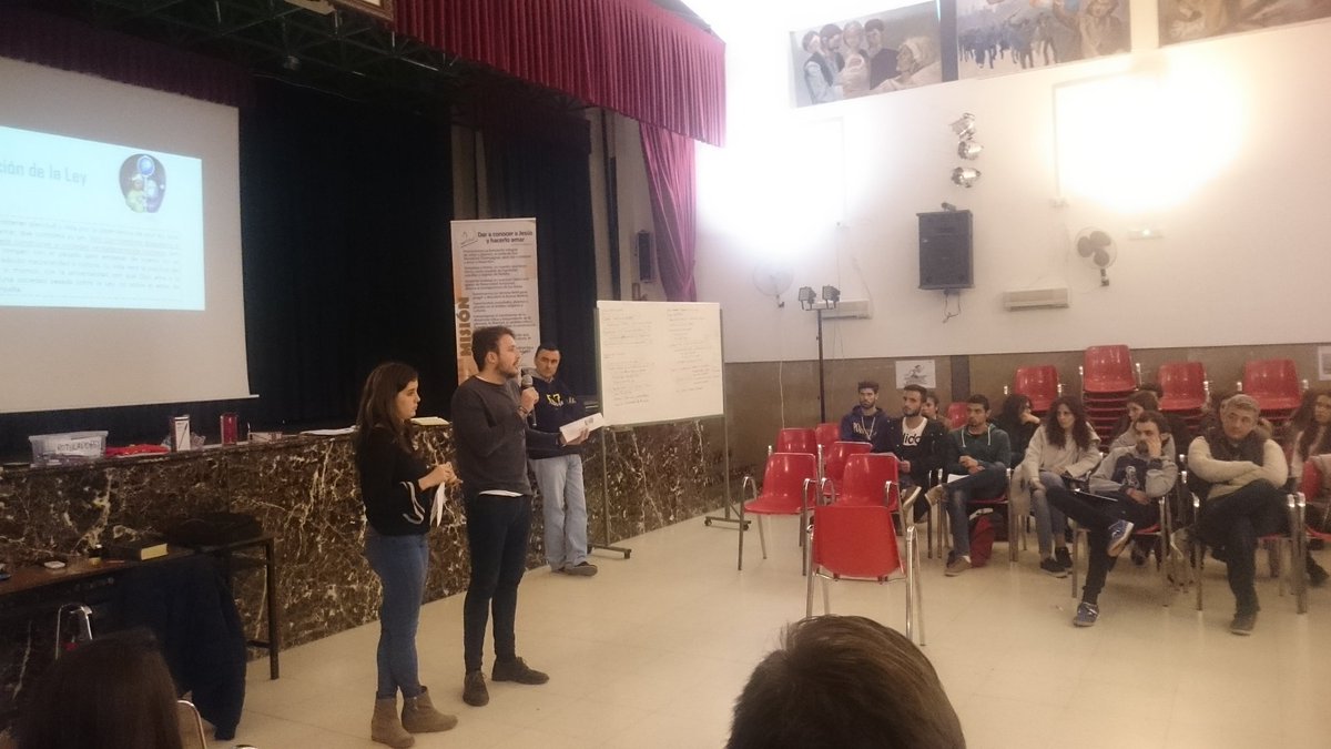 Momento de explicación de las Lecturas por grupos. GVXMediterranea <a href="/gvxsevilla/">GVX Maristas Sevilla</a> <a href="/GVXHuelva/">GVX Huelva</a> <a href="/gvxsanlucar/">GVXSanlúcar la Mayor</a> <a href="/GVXBonanza/">GVX Bonanza</a>