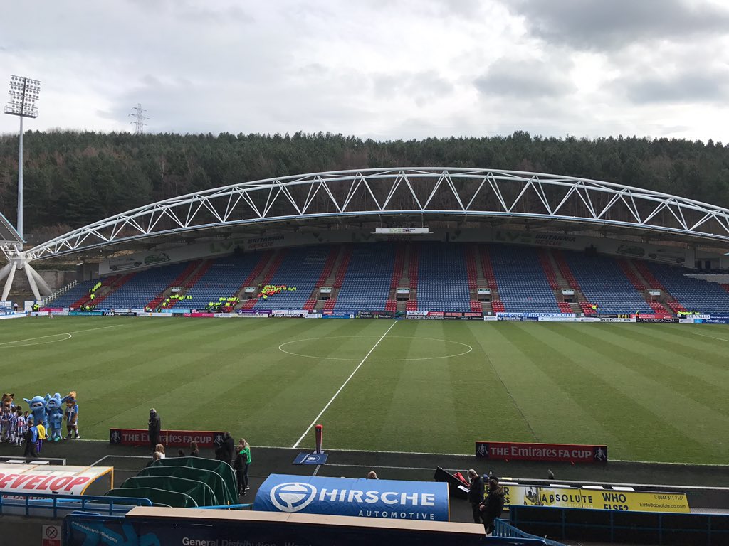 mickygray33's tweet photo. #htfcvmcfc @talkSPORT @talkSPORT2 @JimProudfoot @talkdants ready to go #FACup β½οΈ https://t.co/meHbgPLATL