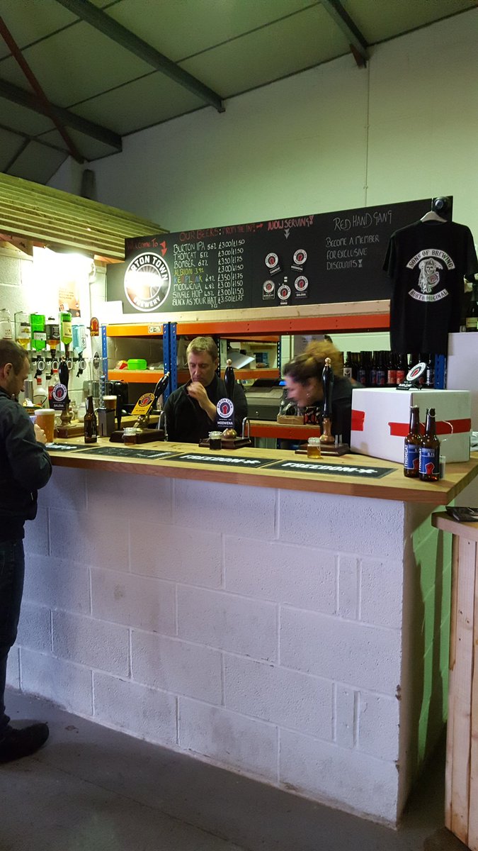 MattCrivelli's tweet image. Plenty of @burtonalbionfc  and @NorwichCityFC  fans here at @BurtonTownBrew  enjoying a pre-match pint #goodbeertweet