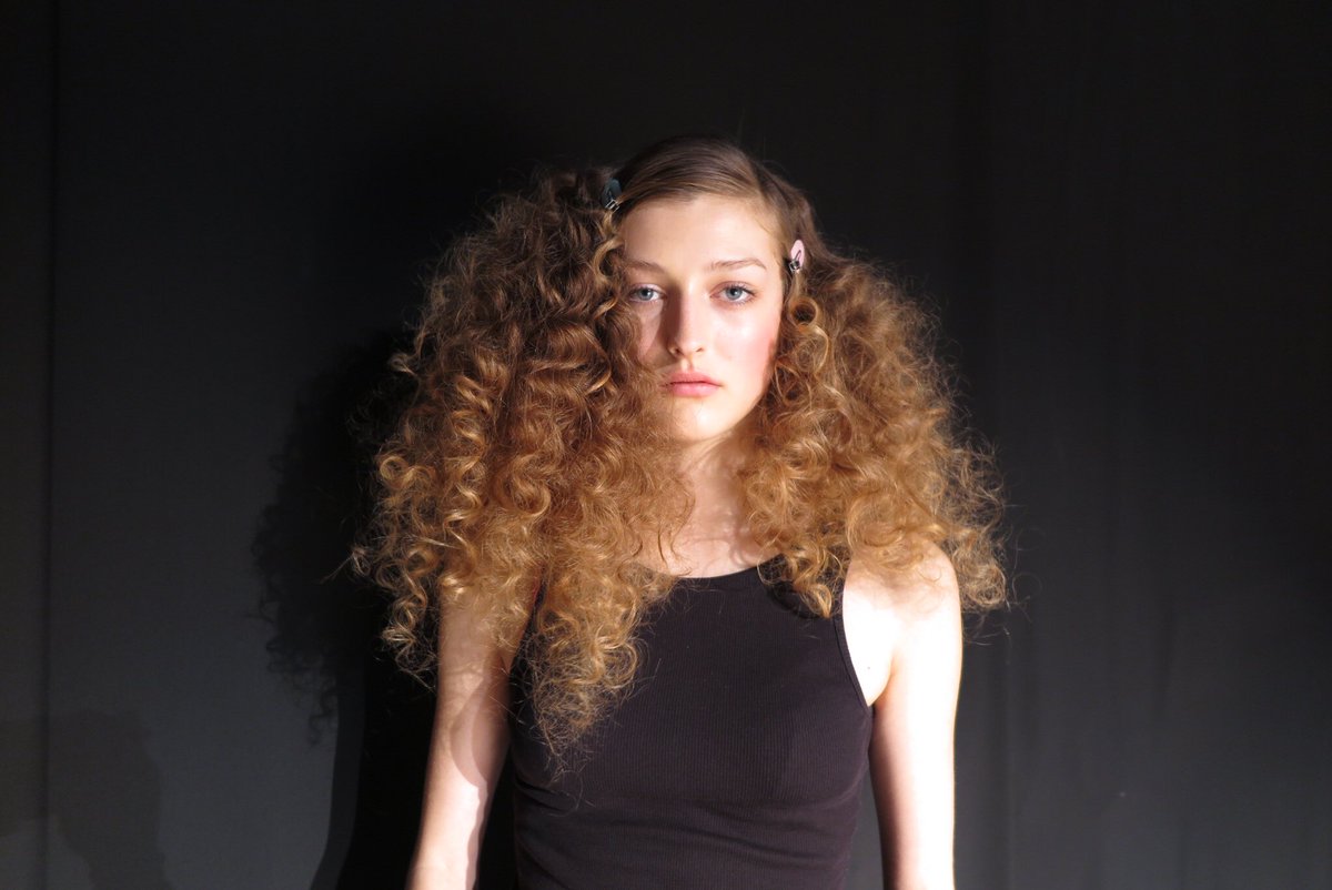 styleisleIRL's tweet photo. Became totally obsessed with the hair by @AvedaUK at @robertaeiner yesterday. It took a 13mm hair wand to create the curls. #LFW https://t.co/atQaYDeTwc