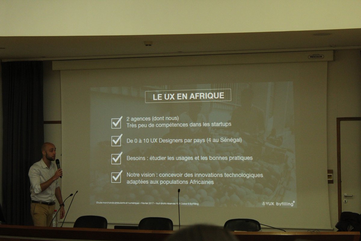 tyromex's tweet photo. @YannLeBeux parle du Design d'expérience utilisateur en Afrique #WIADLyon #wiad17 https://t.co/l4yz2uVJki