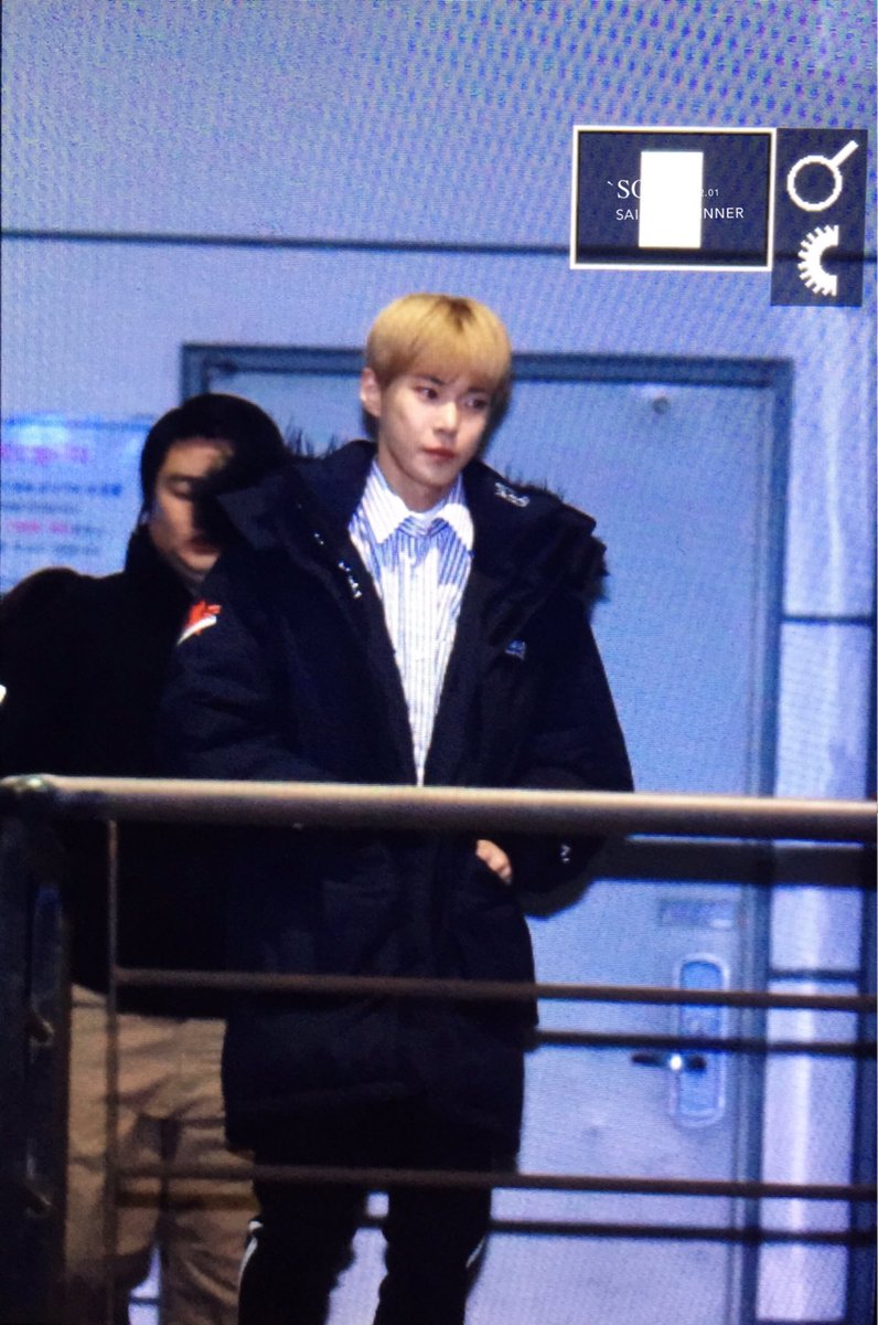 SOS960201's tweet photo. 170218 드림데이트 퇴근

#NCT127 #도영 #DOYOUNG https://t.co/HVd1NSkZTy
