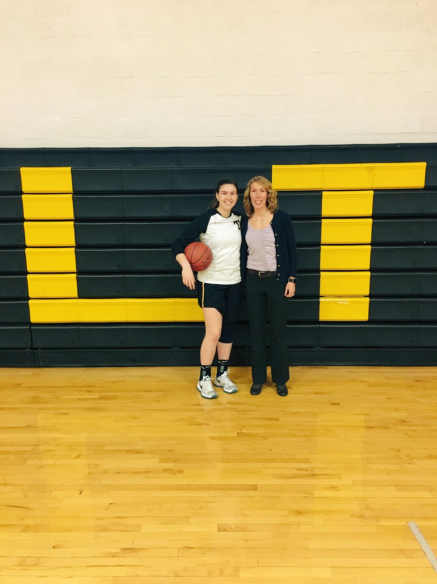 TiltonGVHoops's tweet image. Happy "golden" Birthday @liv_orlando18! Let's celebrate w/ a    #GAMEDAY WIN! I love you! #2manypics #2choosejust4 #babymuscles #family ❤️💯🏀