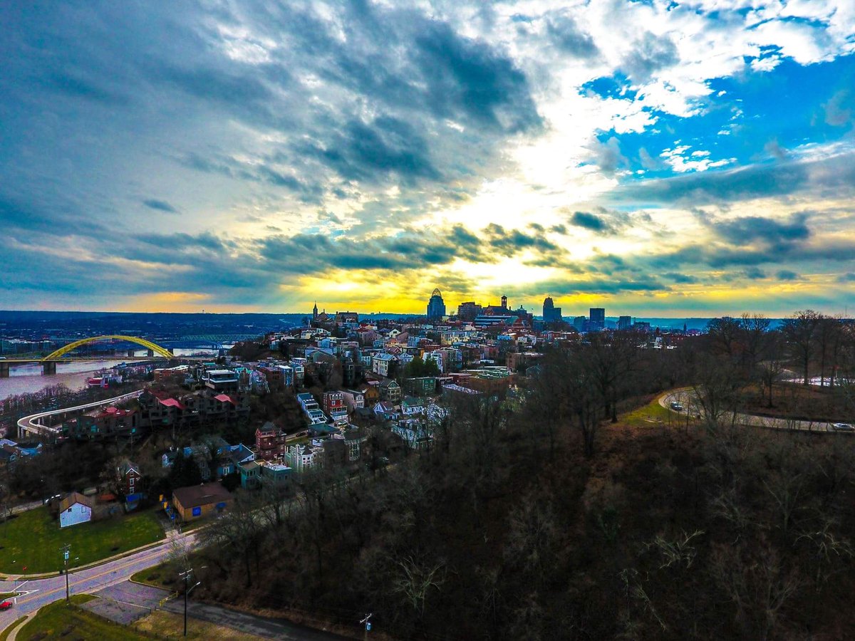 evanmallory96's tweet photo. It is a beautiful morning here in Cincinnati! https://t.co/TLkPDsJLel