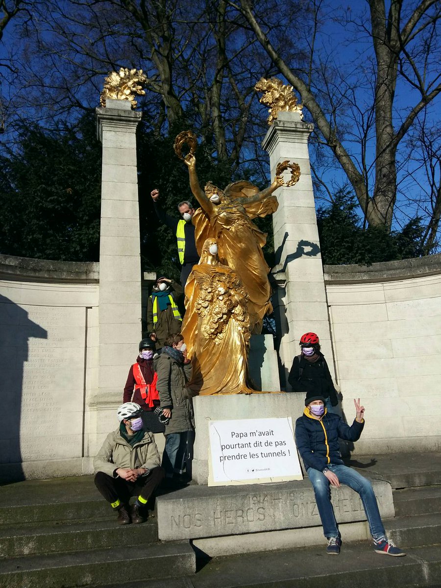 acollign's tweet photo. A nos héros!  #bxldemandscleanair https://t.co/hfm7MMpKFe